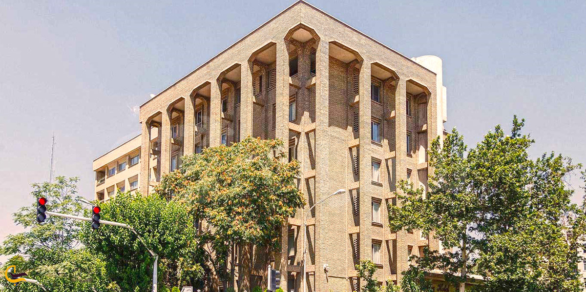 هتل پارسیان انقلاب تهران