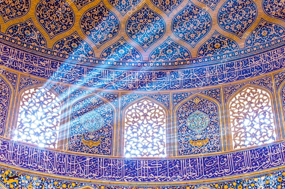 مسجد شیخ لطف الله، مسجدی با معماری متفاوت