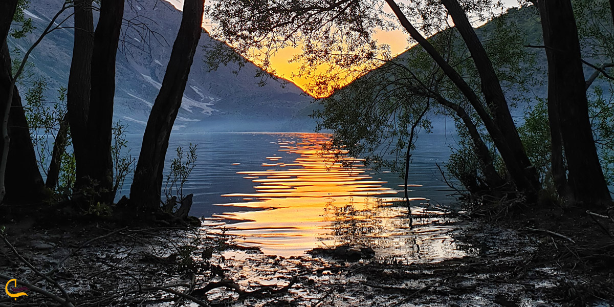 دریاچه گهر و منبع زلال و جاریاش