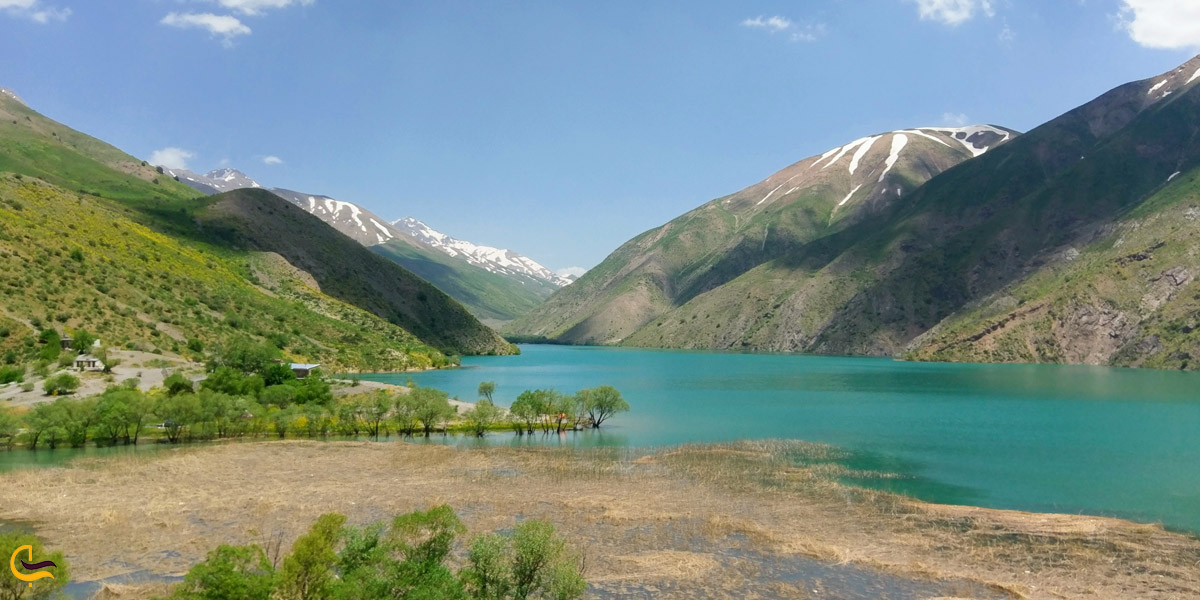 دریاچه گهر و منبع زلال و جاریاش