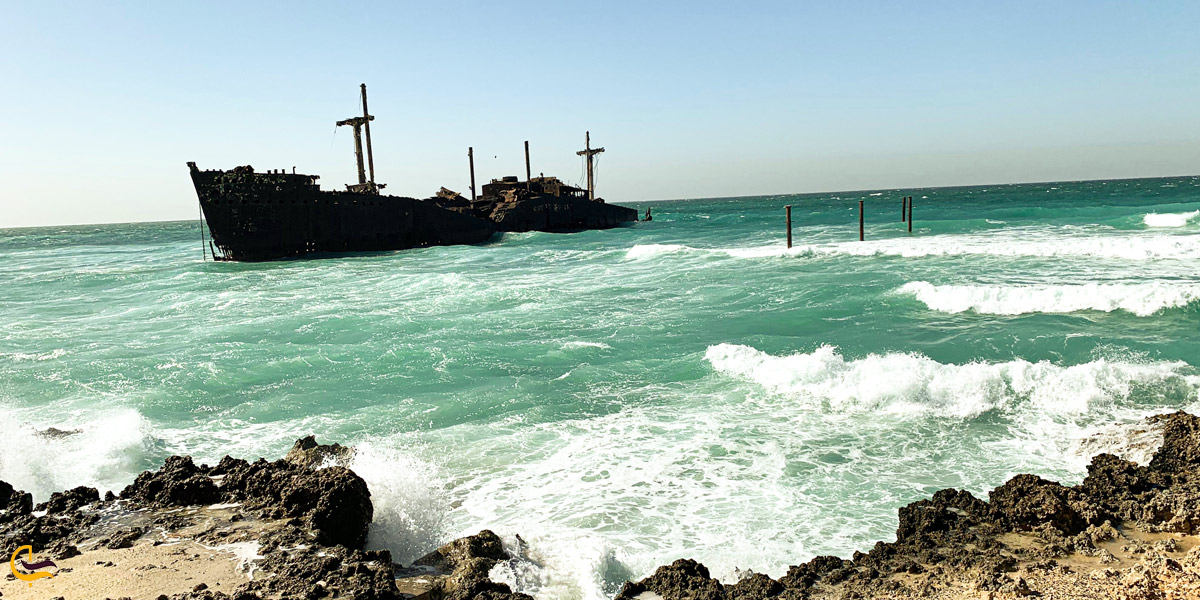 نمایی از کشتی یونانی ها در کیش