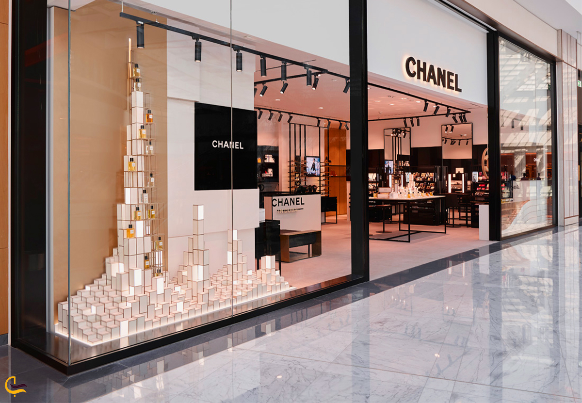 فروشگاه شنل در مرکز تجاری دبی مال