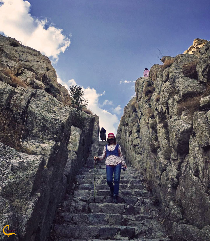 راه پله قلعه بابک