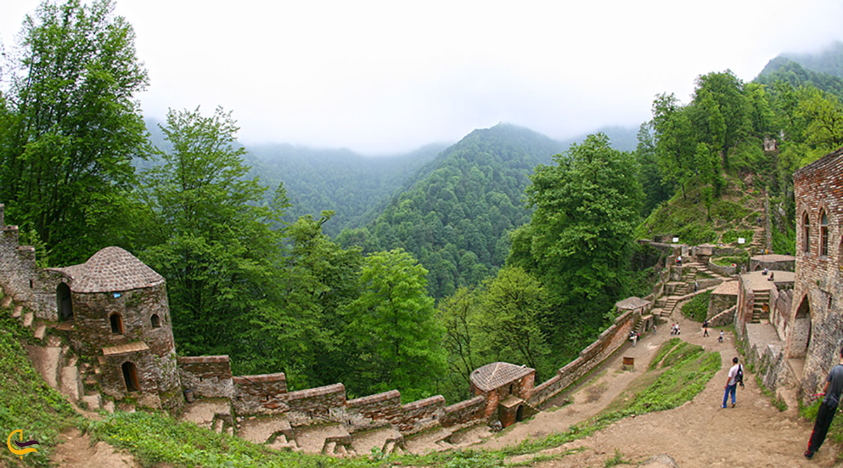 منظره اطراف قلعه رودخان