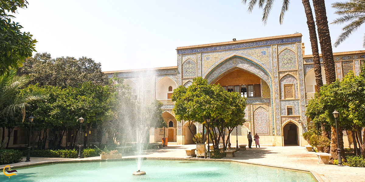 مدرسه خان