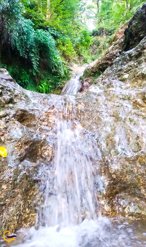 آب زلال آبشار پلنگ دره