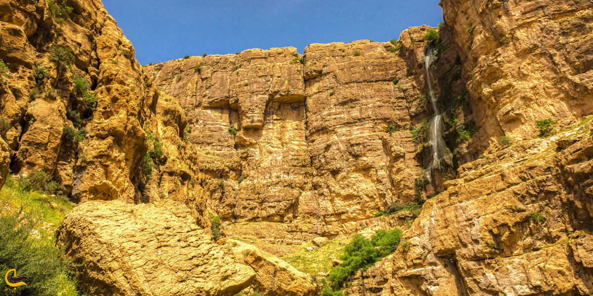 آبشار زیبای پیران