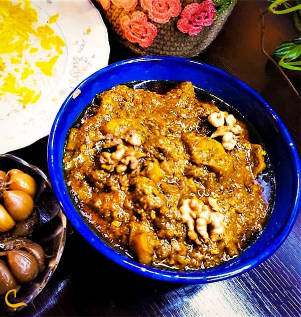خورش شیش انداز از غذاهای محلی ورامین