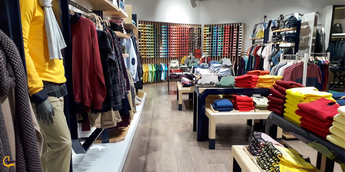 پوشاک مردانه در مرکز خرید روشا