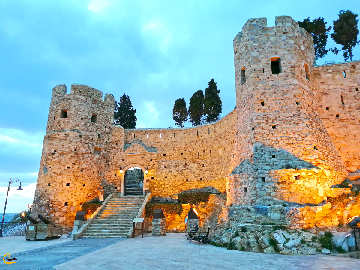 قلعه تاریخی معروف کوش آداسی