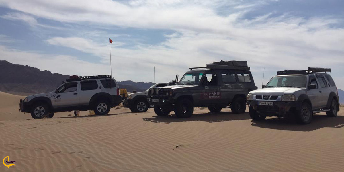 عکس سفر به کویر با ماشین شخصی