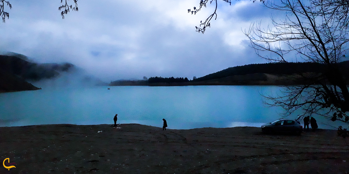 دریاچه ولشت در شب