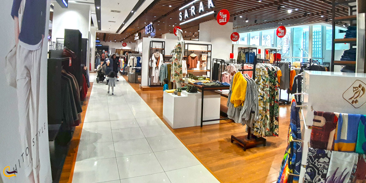 پوشاک بانوان در مرکز خرید روشا