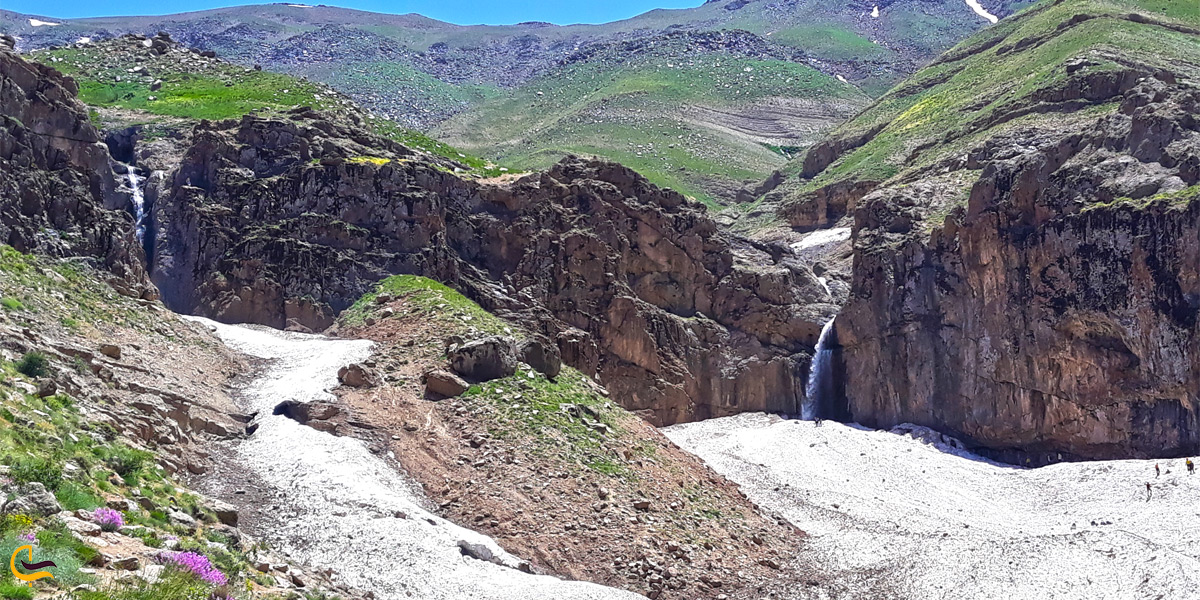 آبشار زیبای خور از نمای دور