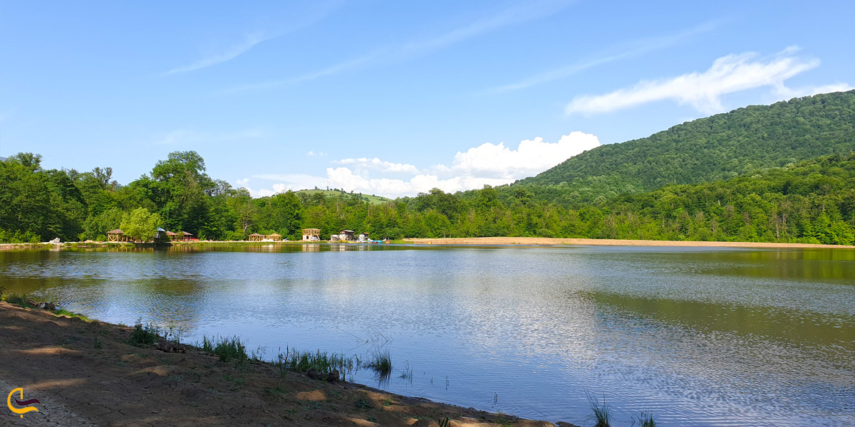 دریاچه الندان در تابستان