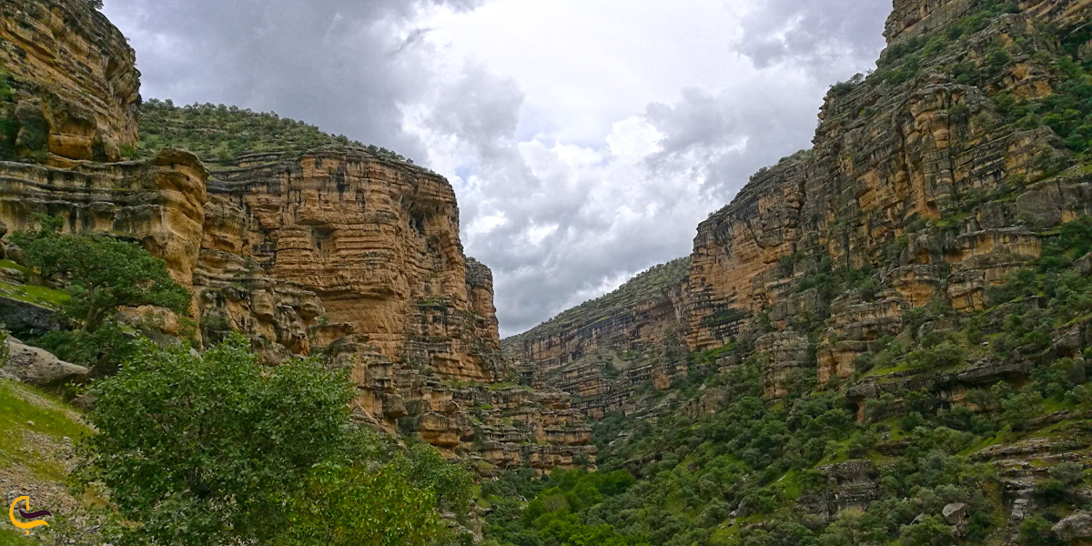 هوای ابری دره شیرز