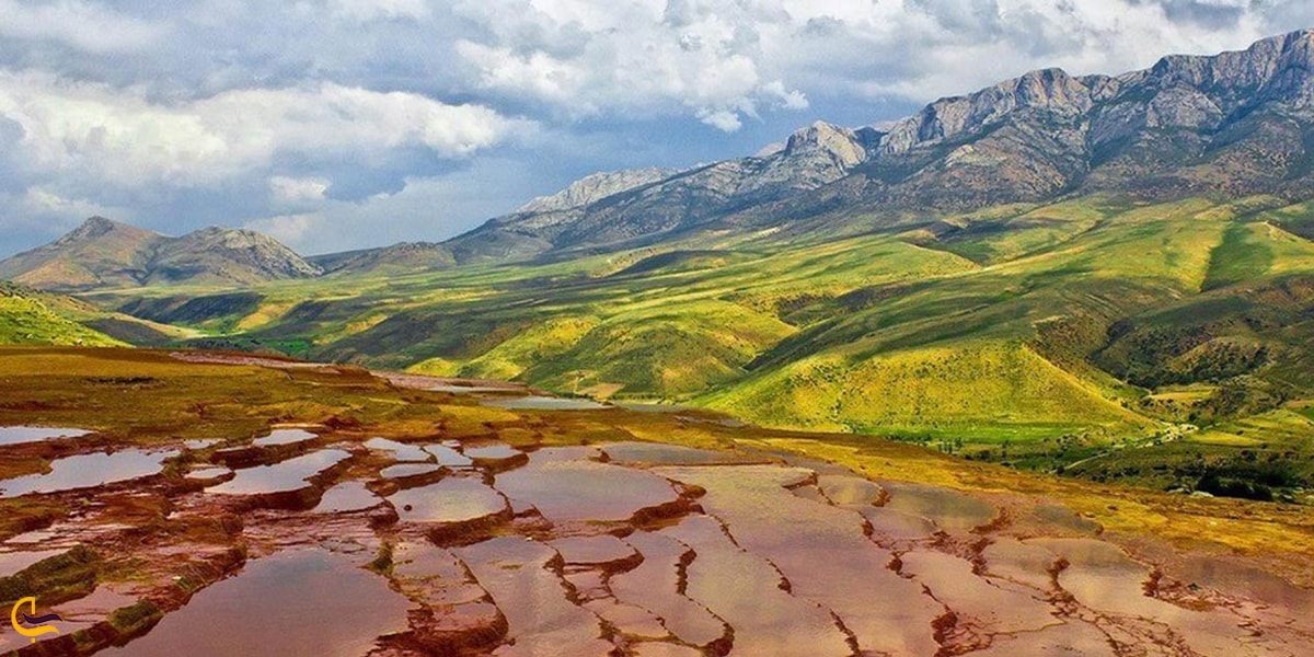 چشمه قصر طلایی و طبیعت اطرافش