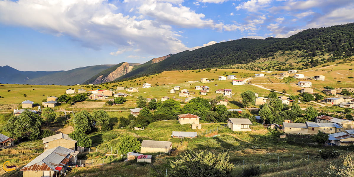 خانه های روستای جهان نما