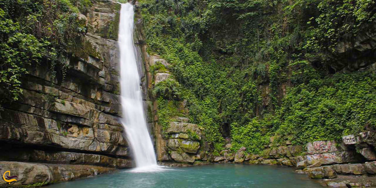 آبشار زیبا در روستای شیرآباد استان گلستان