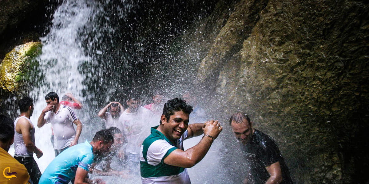 آب بازی در روزهای گرم سال در تنگه واشی و دشت ساواشی تفریح در دامن مهربان طبیعت زیبای کشور ایران