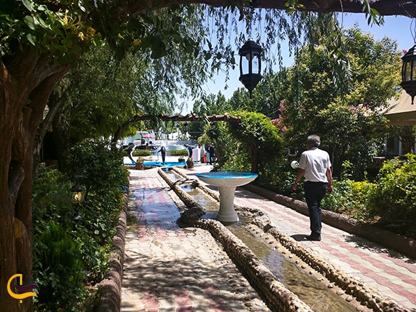 تصویر طبیعت زیبای باغ رستوران داهالو شیراز