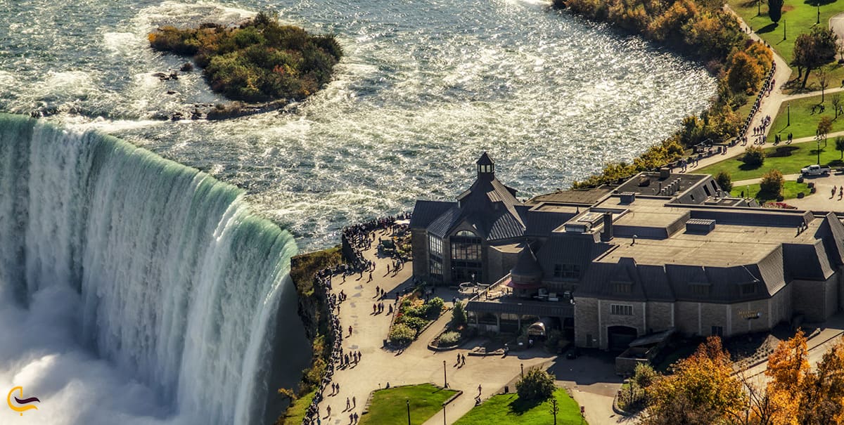 تصویر بسیار زیبای جزیره لونا در بین آبشار های نیاگارا در مرز آمریکا و کانادا