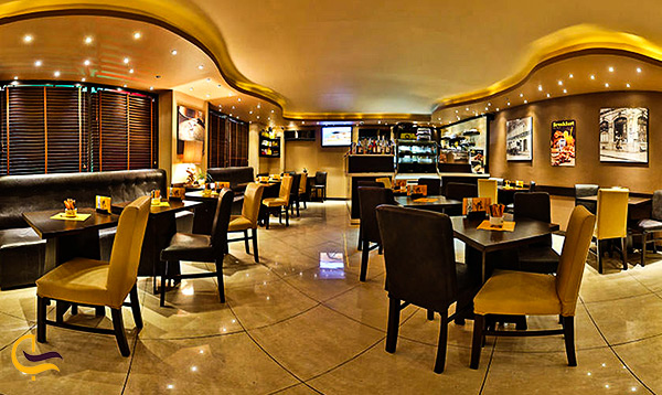 تصویر رستوران های زیبا واقع در مرکز خرید ونک