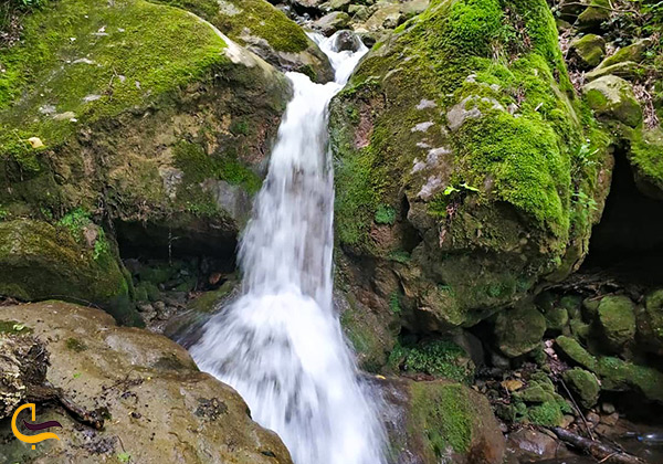 آبشار شگفت انگیز جوزک در اطراف عمیق ترین چشمه دنیا چشمه گل رامیان