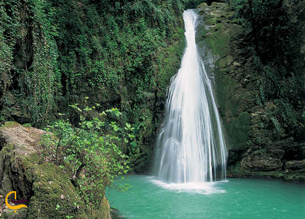 تصویر زیبای آبشار نومل از جاذبه های دیدنی استان گلستان