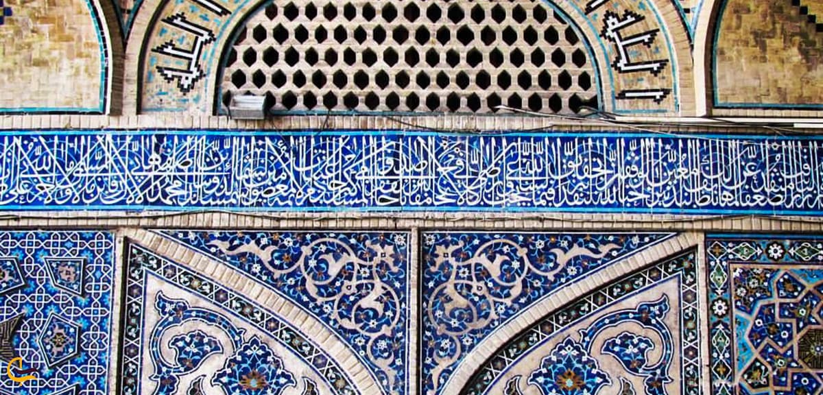 کاشی کاری ها و دیوار نگاری های زیبای ایوان صاحب در مسجد عتیق