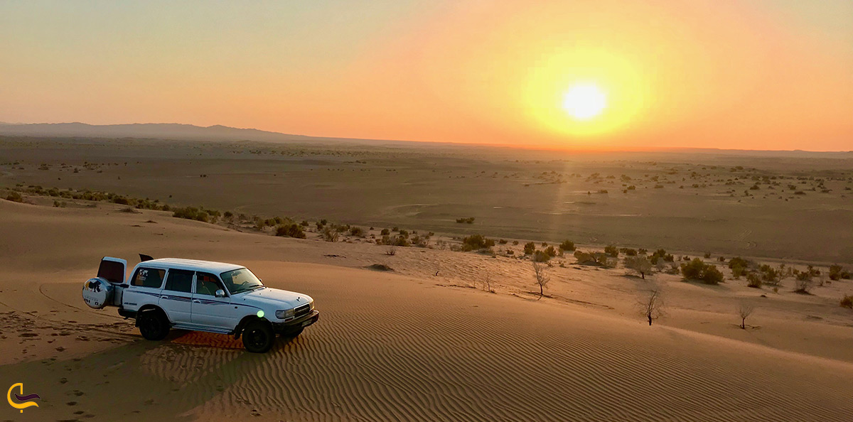 کویر گردی در کویر های سوزان و زیبای منطقه خور و بیابانک