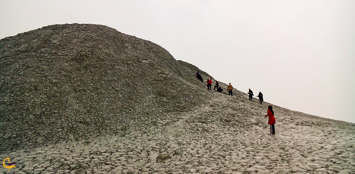 کوه گلپاشان یا نامک در چابهار و پیاده روی رسیدن به قله کوه تاریخی