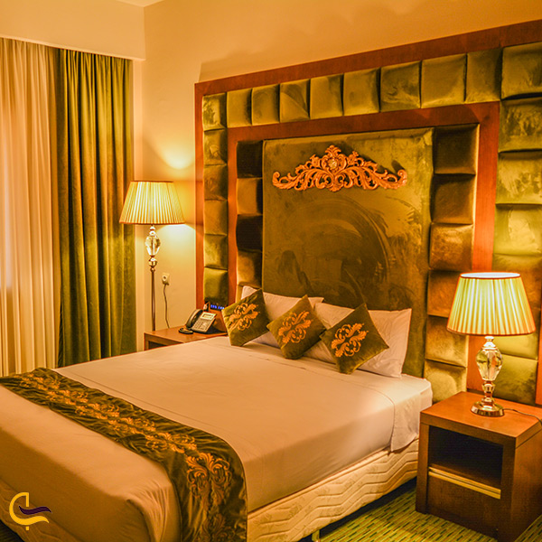 نمای داخل اتاق های هتل زیبا و لوکس لیپار در نزدیکی تالاب لیپار