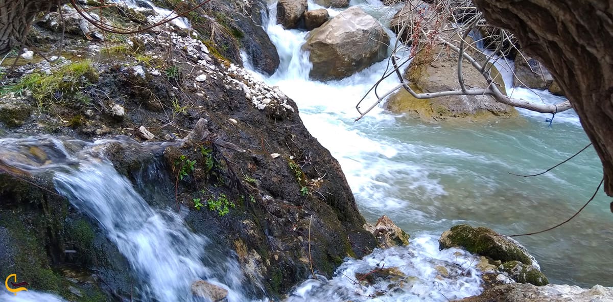 بهترین زمان مسافرت به استان فارس و لذت بردن از آبشار مارگون 