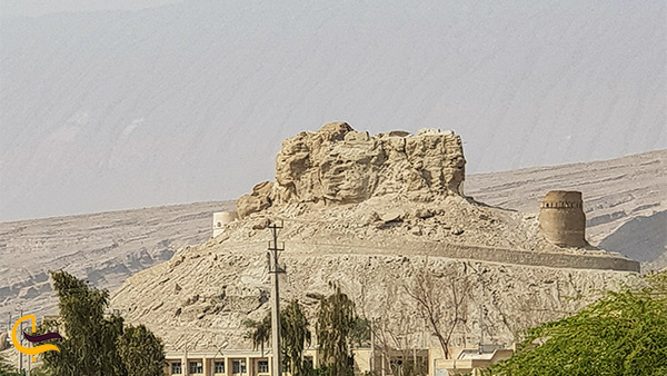 بنای تاریخی قلعه فین در بندرعباس جاذبه گردشگری استان هرمزگان