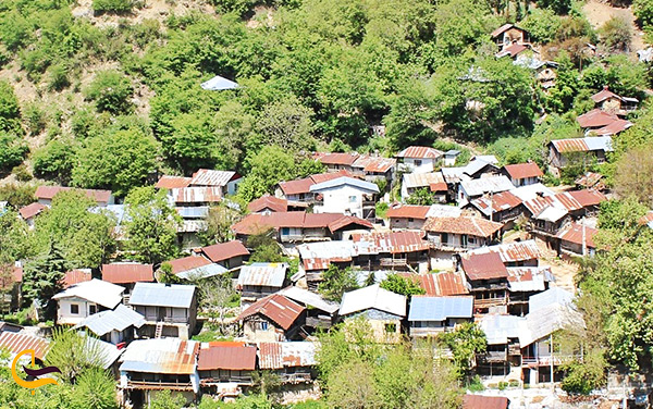 تصویر نمای از بالا روستای چلی سفلی و طبیعت سرسبز توابع روستای محمد آباد