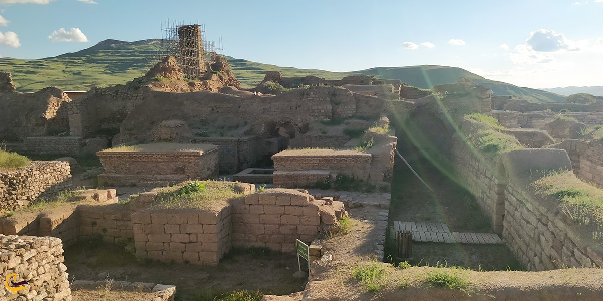 نمایی از بالای قلعه سلیمان تنگراه