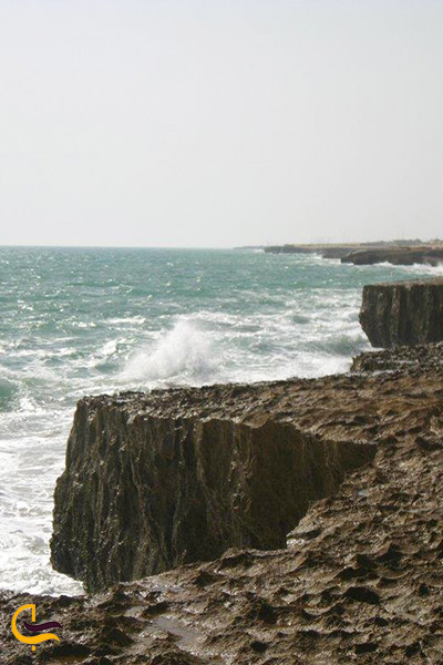 ساحل زیبای صخره ای در چابهار