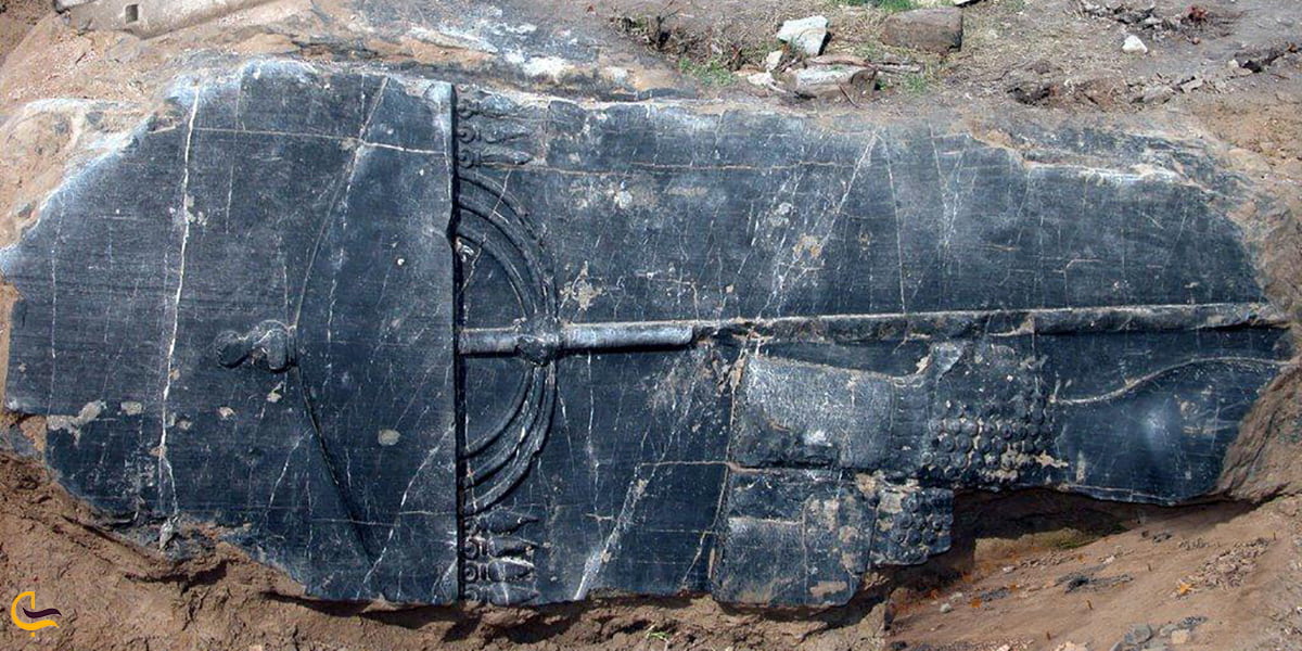 کاخ سنگ سیاه جاذبه تاریخی شهر برازجان