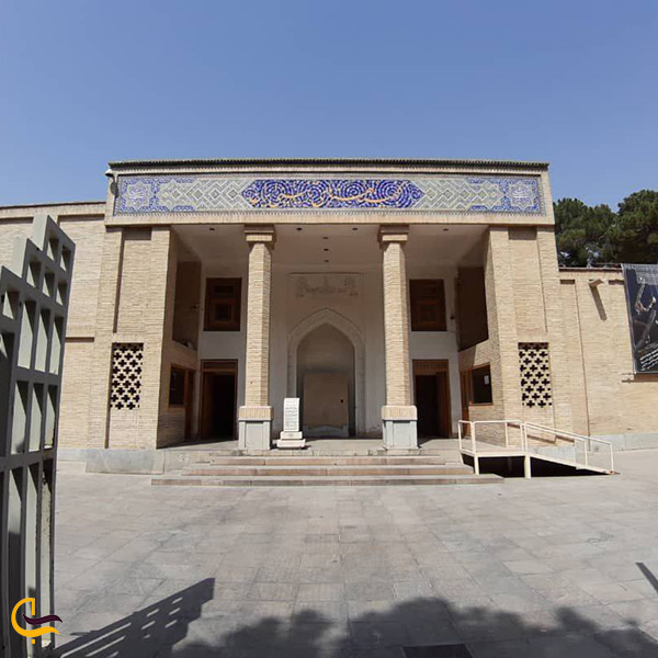 بنای موزه هنرهای تزیینی در اصفهان