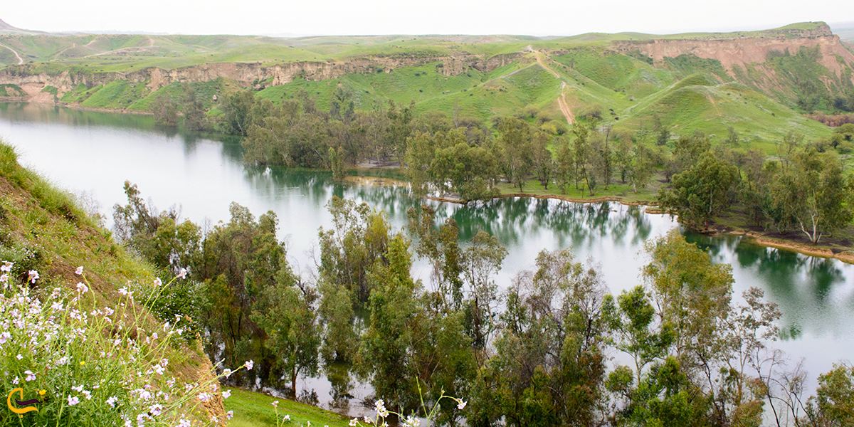 تصویری از دریاچه ماه ماری