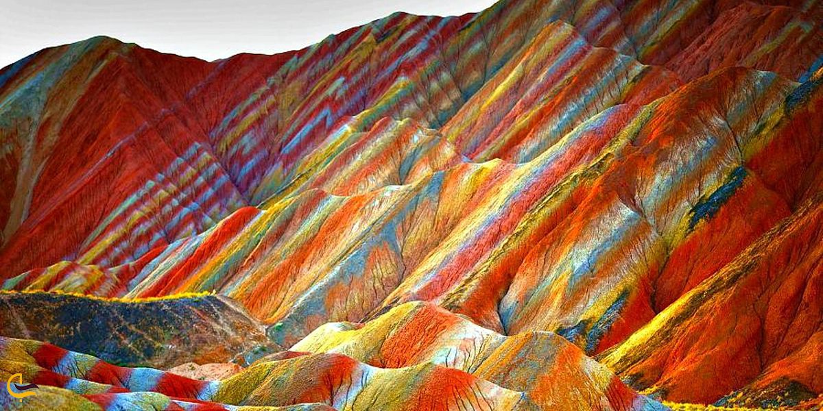 تصویری از تنها کوه خوراکی جهان کوه گلک در جزیره هرمز