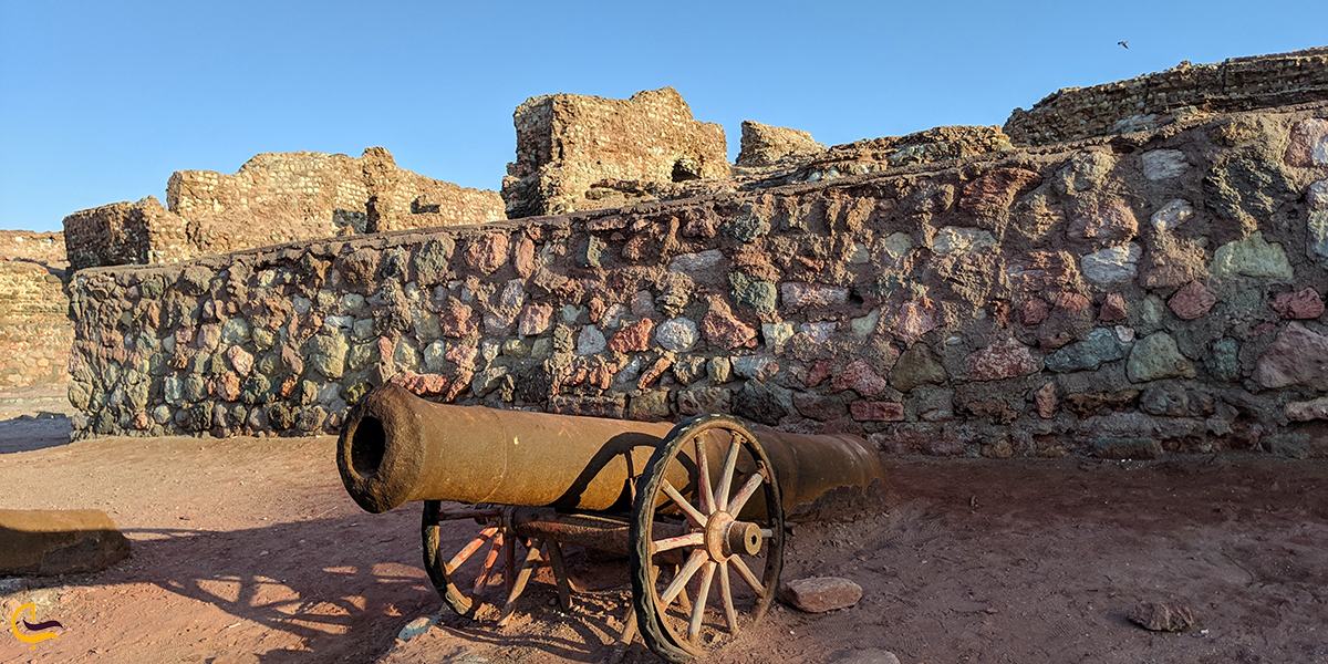تصویری از داخل قلعه پرتغالی ها در جزیره هرمز