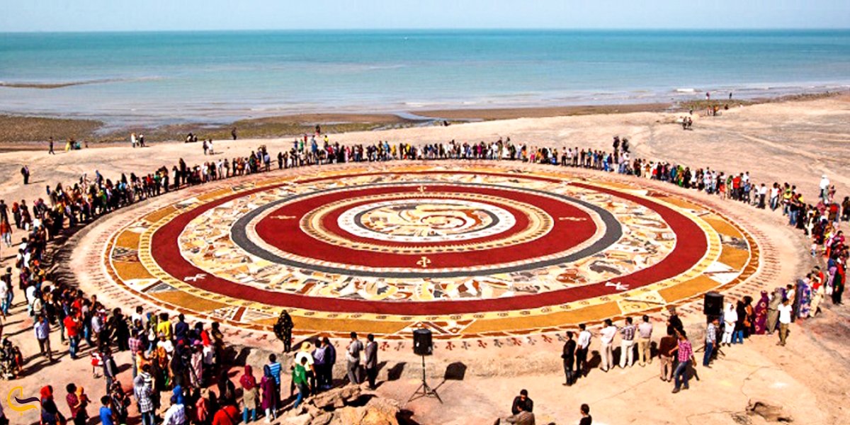 تصویری از بافت فرش خاکی درجزیره هرمز