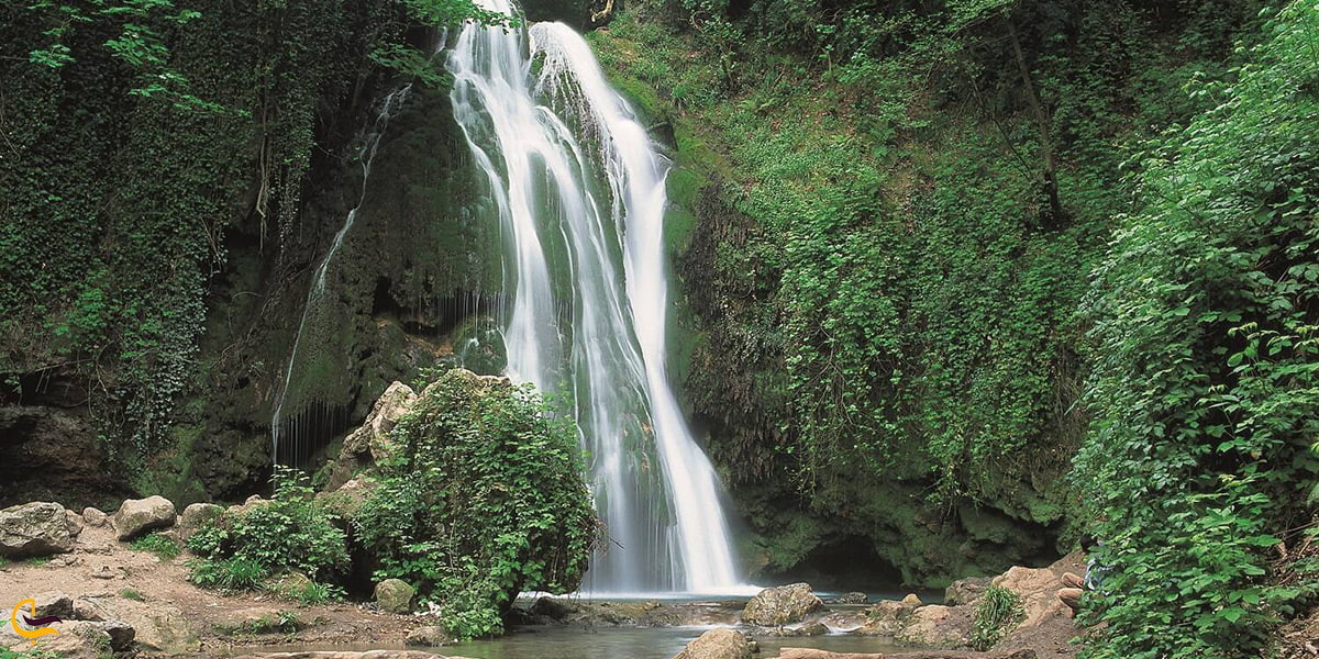 بلندترین آبشار خزه ای دنیا در روستای زرین گل ایران