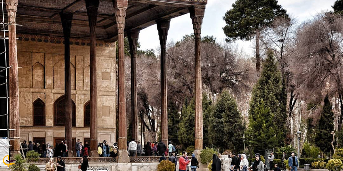 ویژگی های منحصر به فرد معماری و طراحی کاخ چهل ستون