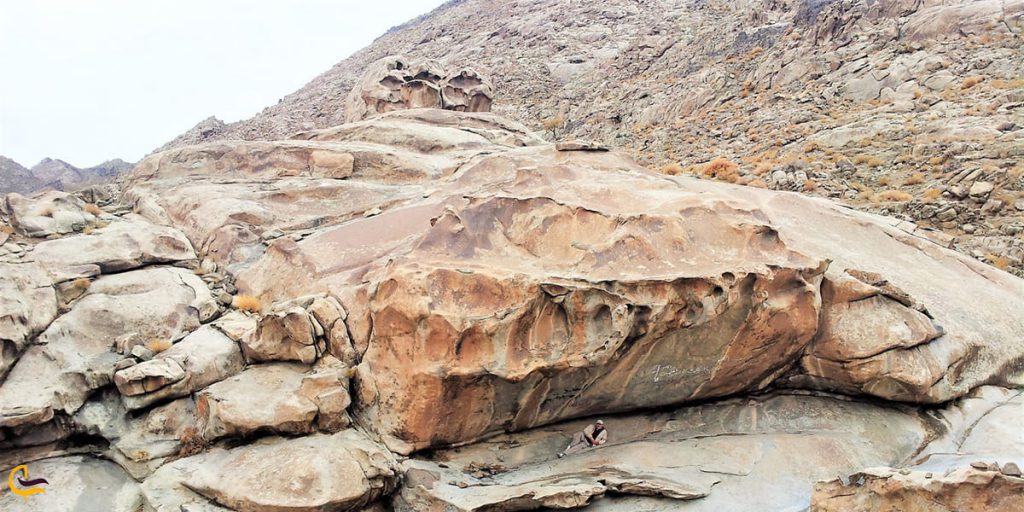 راهنمای سفر زاهدان سرزمین سوزن دوزی‌های رنگارنگ ره بال آسمان