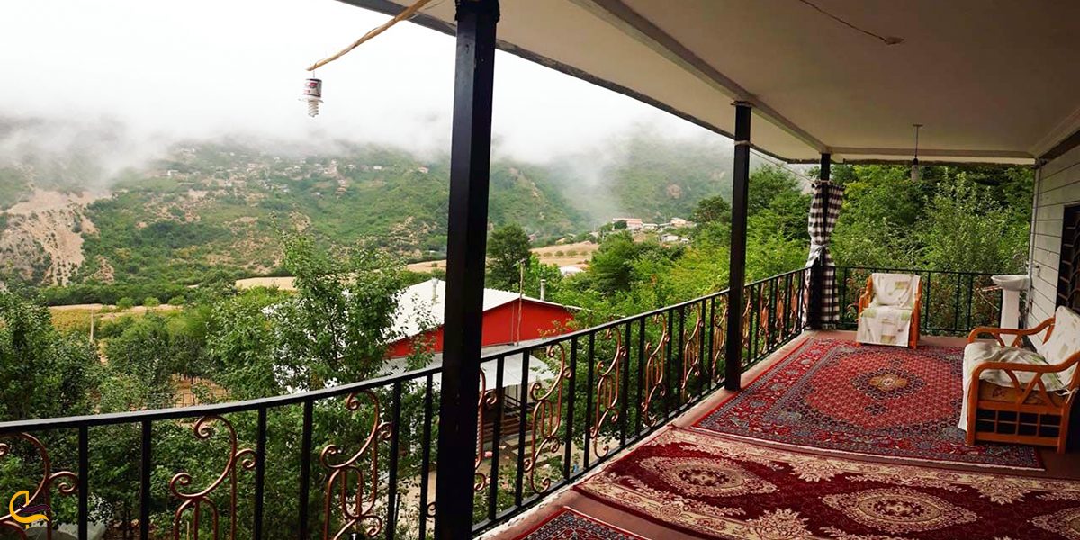 تصویری از بالکن خانه ای در گرگان