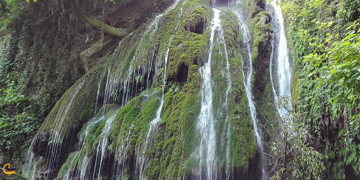نمایی از آبشار دریاچه عباس آباد