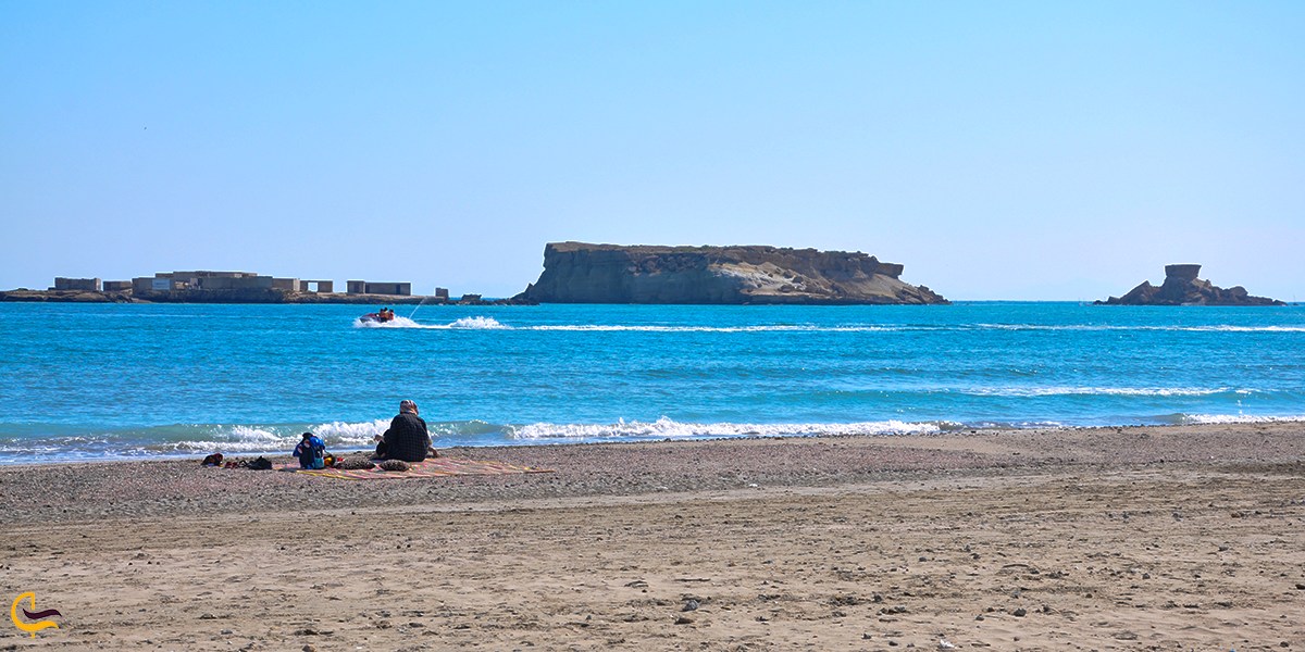 تصویری از جزیره و ساحل ناز در قشم